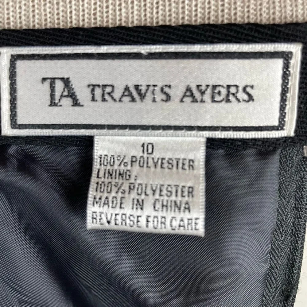 Travis Ayers closet essential